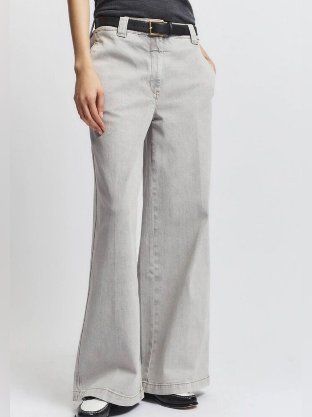 SAINT‎ ART Amber Wide Leg Denim in Powder Gray (Size 28)